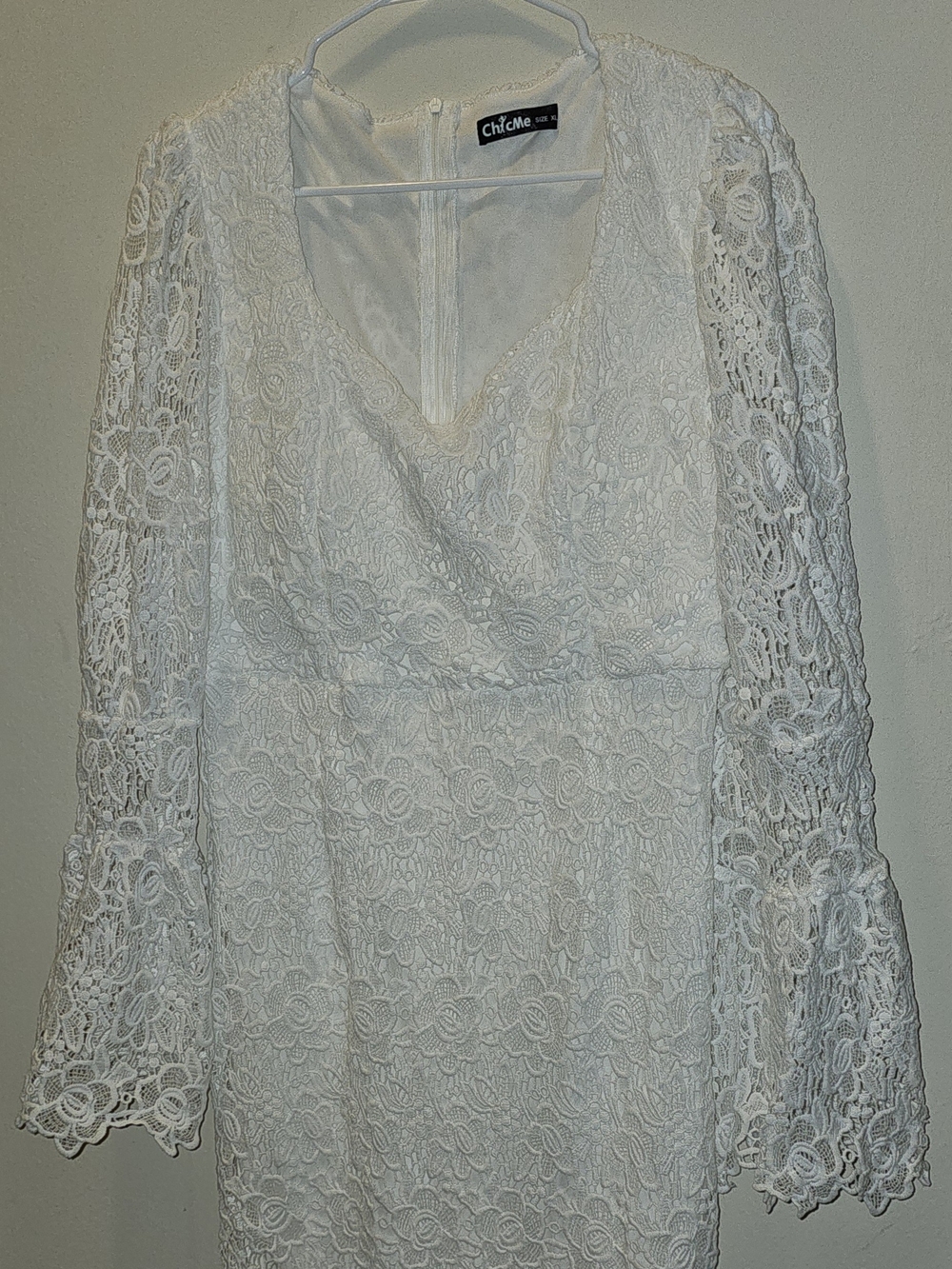 White Lace Long-Sleeve V-Neck Dress by ChiCMe